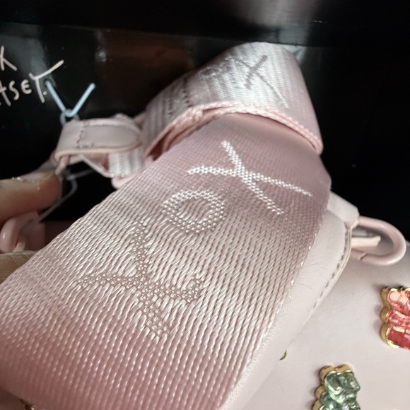 🆕 NWT and NIB Betsey Johnson pink mini bag with gummy bears - Picture 7 of 13